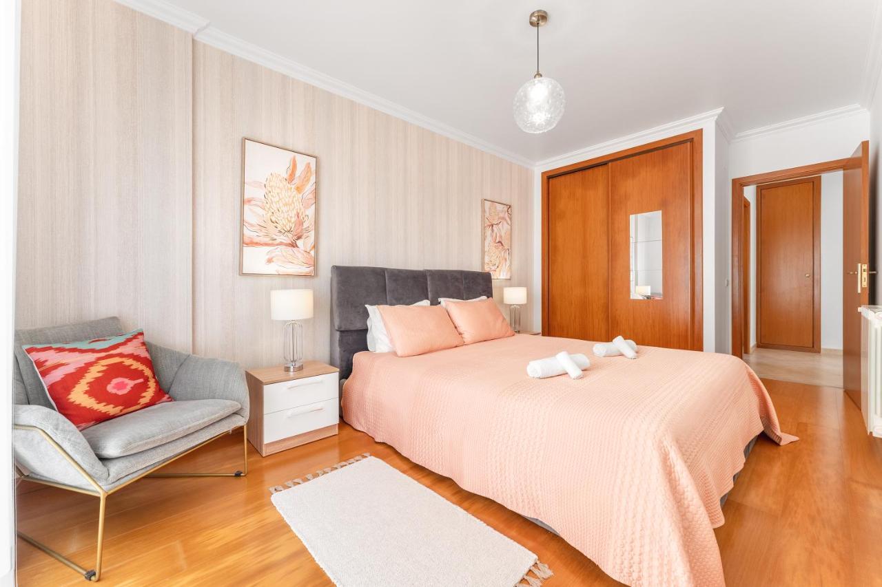 Ferienwohnung Ocean Getaway - Private Parking And Sea View Nazaré Exterior foto