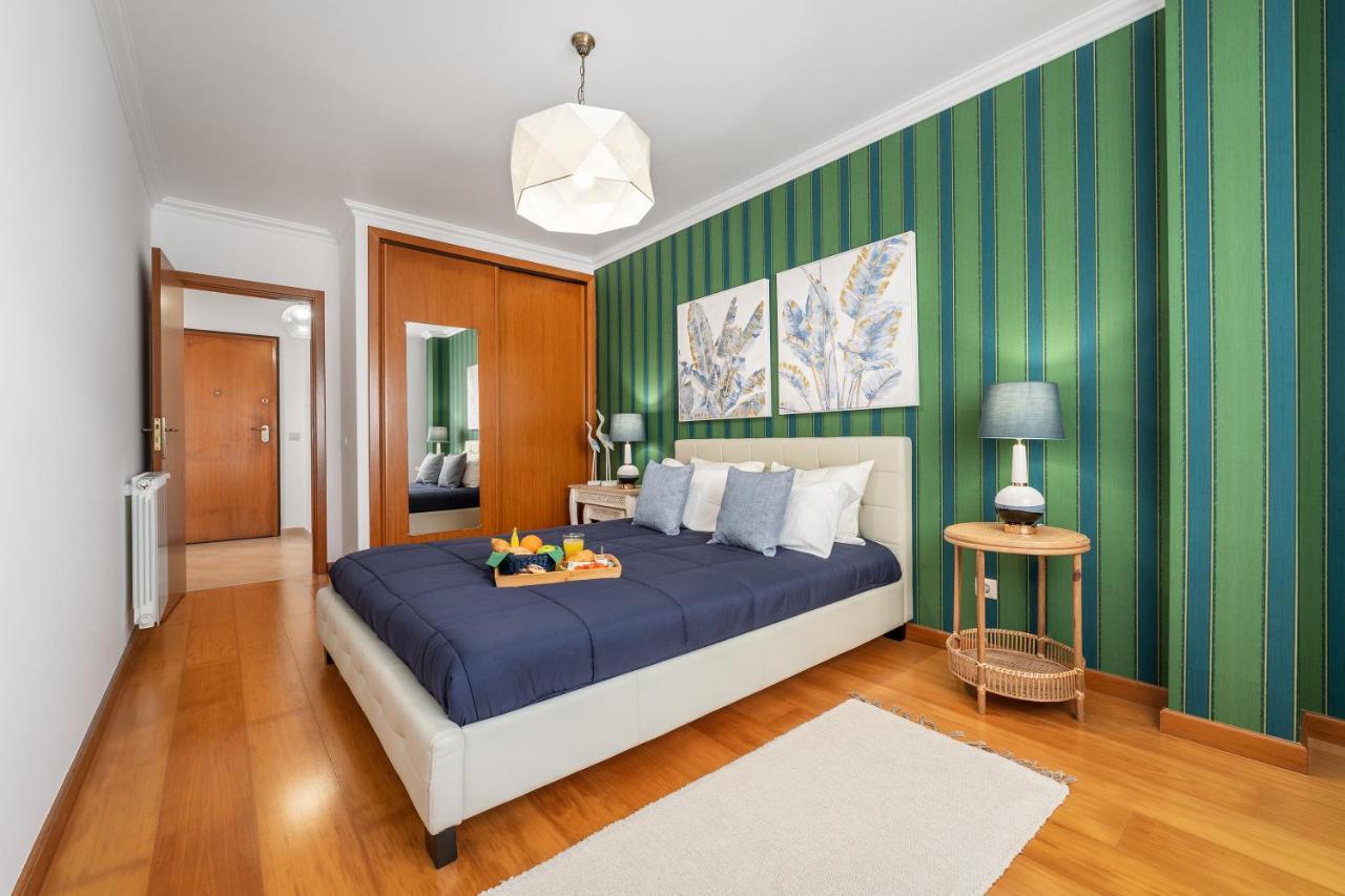 Ferienwohnung Ocean Getaway - Private Parking And Sea View Nazaré Exterior foto